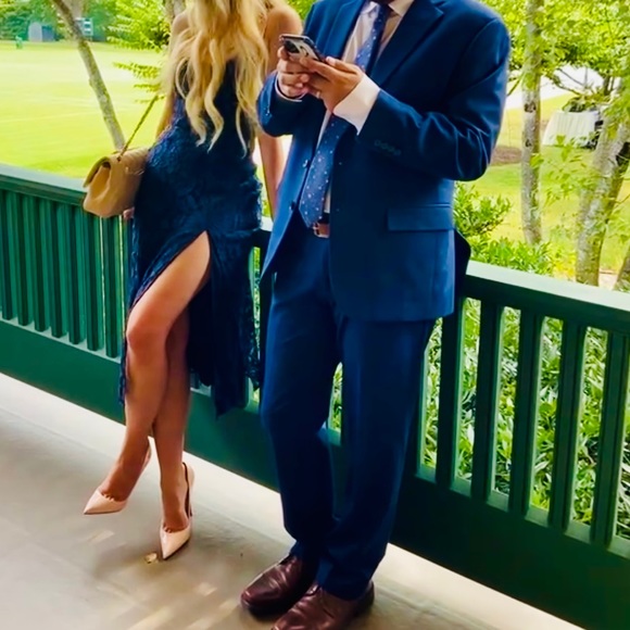 Reformation lace Juliette dress in Navy - size 0 - Picture 9 of 9